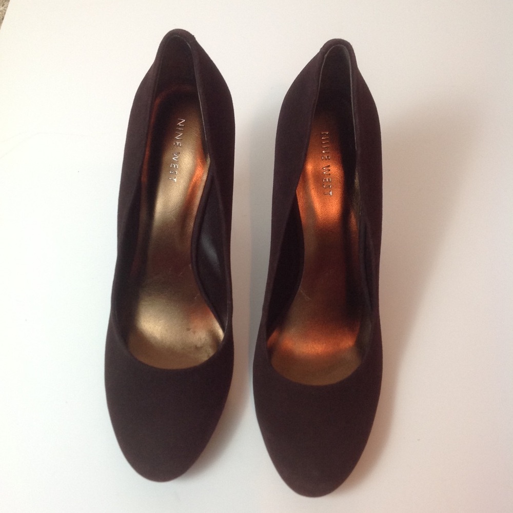 Chocolate brown suede pumps